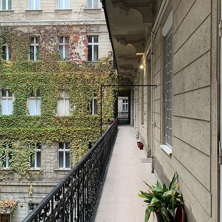 Tailor Apartment In The Center Budapest Exterior photo